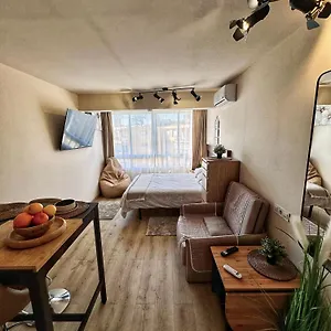 Lovely New 77 Apartamento